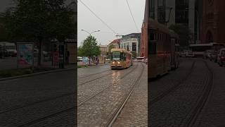 Vario Lfo S Ev.č. 110 A 109 Přijíždí Na Zastávku Náměstí Hrdinů