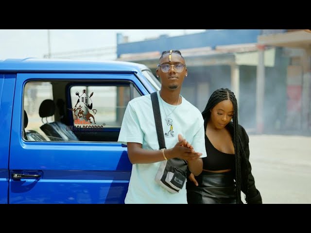 Xowla (Ft. Dj Tira) - Gibela [Official Music Video] class=