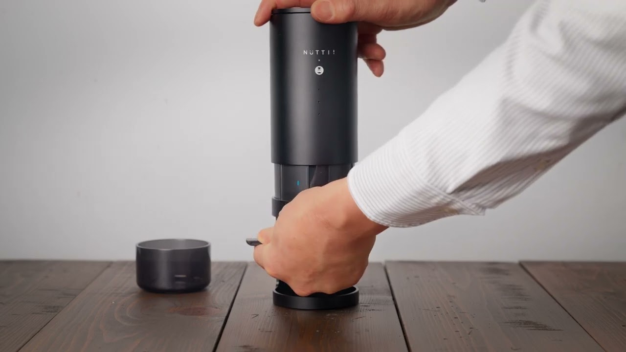 憧れの本格エスプレッソが手軽に。ポータブルエスプレッソマシン「E