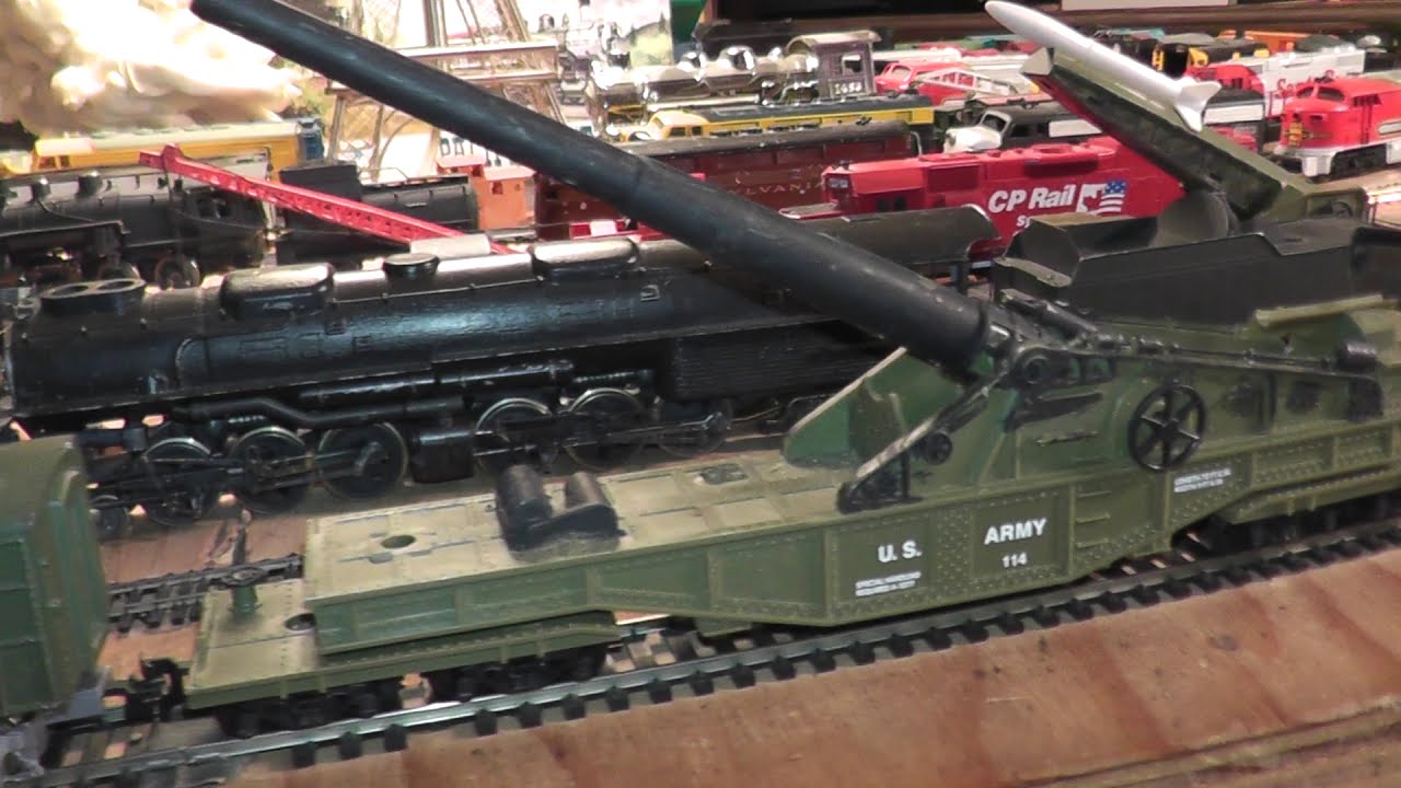 HO Scale U.S. Army Train Set Ready For War Diesel Loco 11 Cars Munitions Depot +