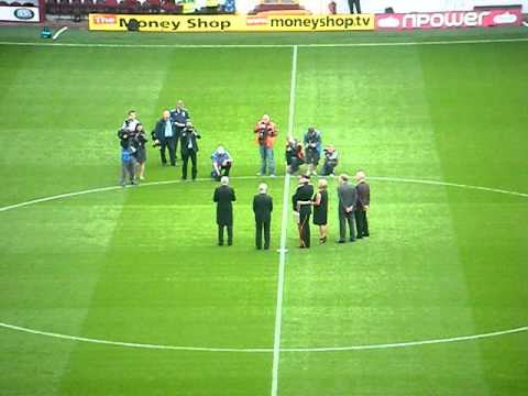 Jimmy McIlroy get his MBE