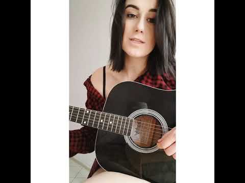 Текст песни пока мы молоды герои. Пока мы молоды на гитаре герои. Ведь жизнь кончается не завтра. Герои а жизнь не кончится завтра. Текст песни пока мы молоды.