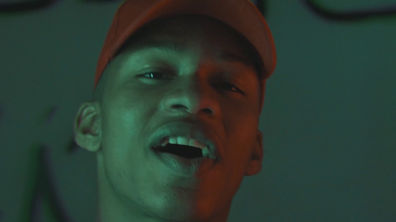 Uami Ndongadas feat. Xuxu Bower - Ker Fofar