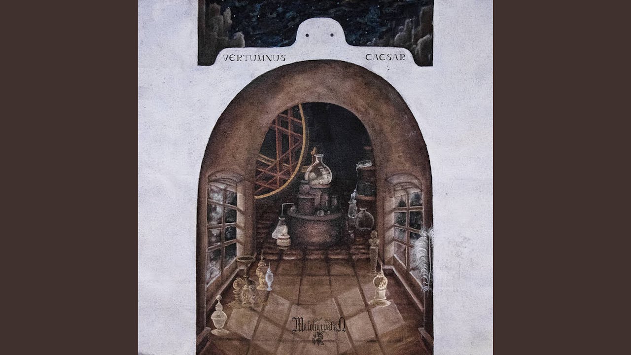 Koár postupuje temnomodrými dálavami na juhozápad