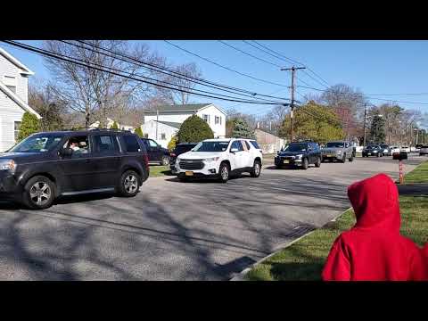 Educators and students reunite for a special parade through Holbrook - Grundy Avenue School