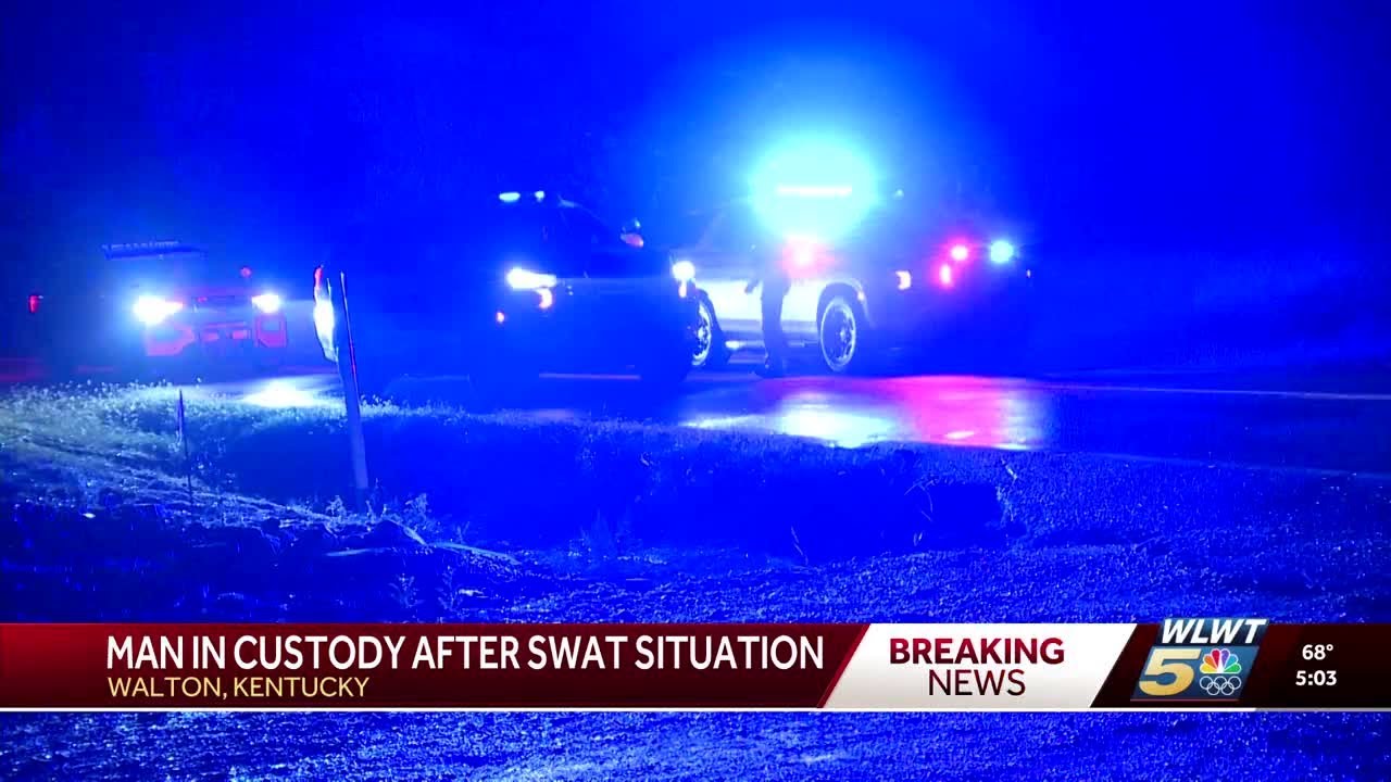 Man in custody after overnight SWAT situation in Walton - YouTube