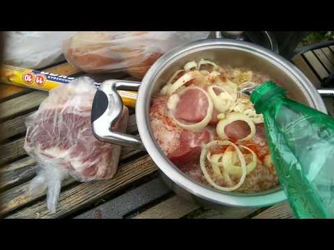 Жарим мясо и готовим синий картофель
