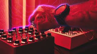 Pulsar 23 /Jmt Synth - Ld-2- doing some knitting
