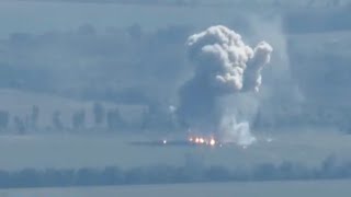 Ukraine's 92nd Mechanized Brigade in coordination with the 112th TDF destroyed 2 × Russian howitzers