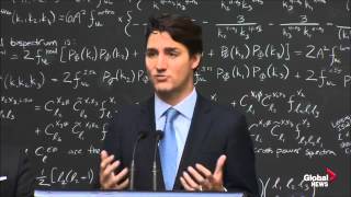 PM Justin Trudeau gives reporter quick lesson on quantum computing during visit to Waterloo!!!