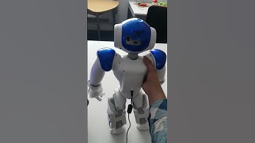 NAO robot struggles to stand.. #shorts #naorobot #robotics #humanoidrobot #robotfail