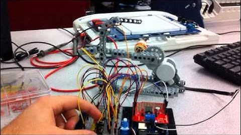 Finite State Machine Example using an Arduino and some Lego