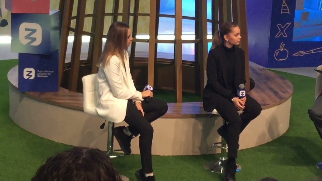 Дина и Арина Аверины. Интервью. ВДНХ. Павильон 57. Москва. 26.01.24г.