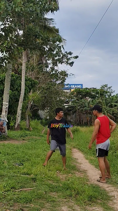 Nagkasalubong nadamay pa ang isa🤣 #funny #comedyfilms #boytralala