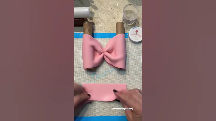 Quick fondant bow tutorial
