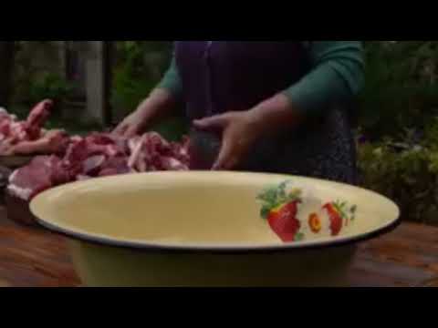 طهي وطبخ فاخدة لحم عجل بلدي بالطريقة غريبة في الطبيعة الحياة الريفية     اذربيجان