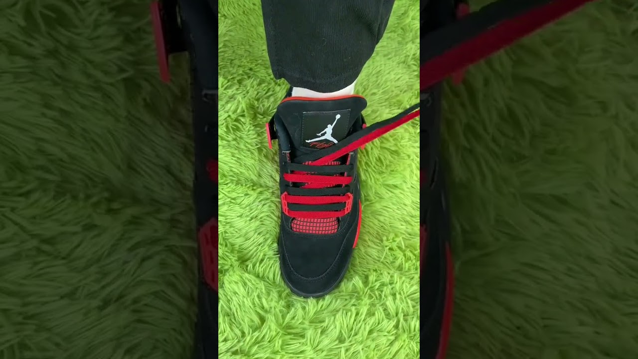 Subscribe @easypresssneakers for the coolest kicks and street style. 👟💃 