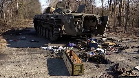 Ukrainian Forces Destroy Russian Armored Column Іn Kyiv Region - DayDayNews