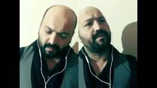 Aşağidan Geli̇r Omuz Omuza \