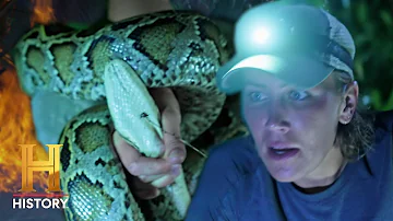 Intentional Fire Causes Pythons to Flee | Swamp People: Serpent Invasion (S4)