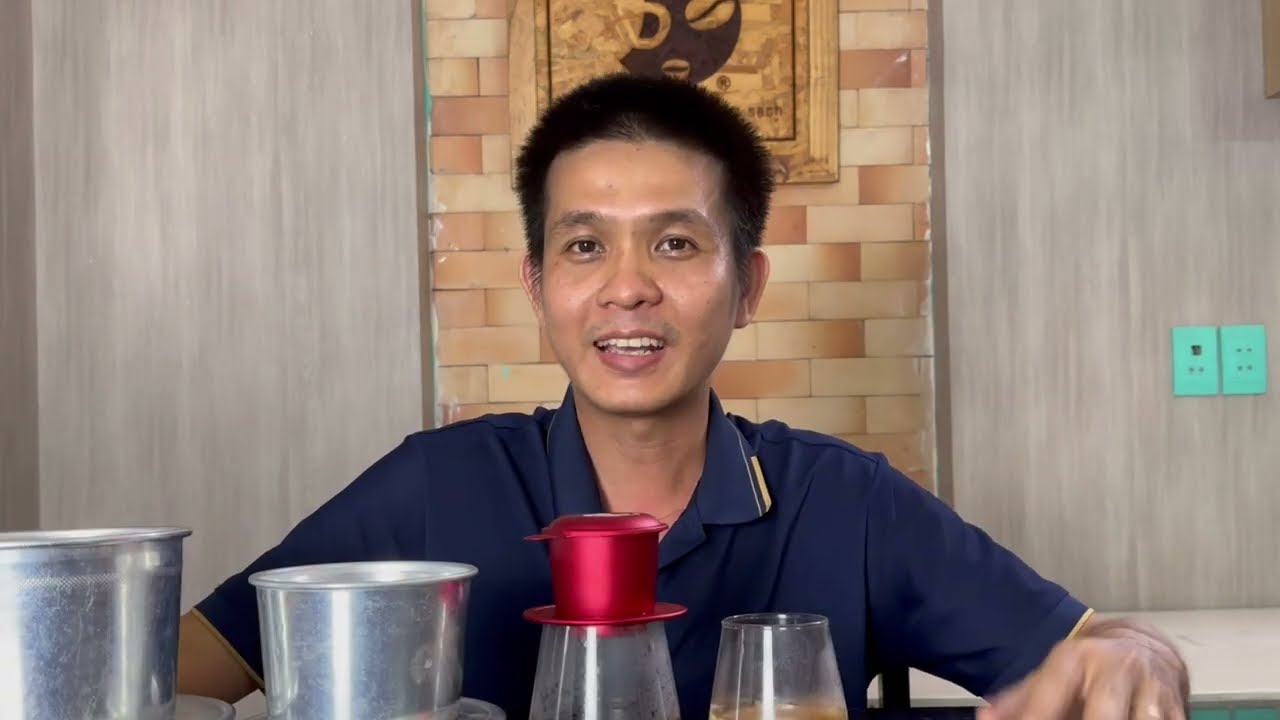 Cà Phê Pha Máy - Phin: Đối Đầu Hương Vị - Bí Mật Pha Chế