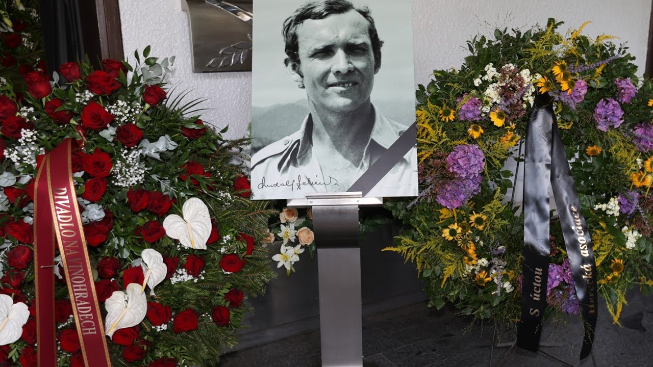 Pohřeb Rudolfa Jelínka (†89): Co řekli Polívka, Bareš a mnozí další?