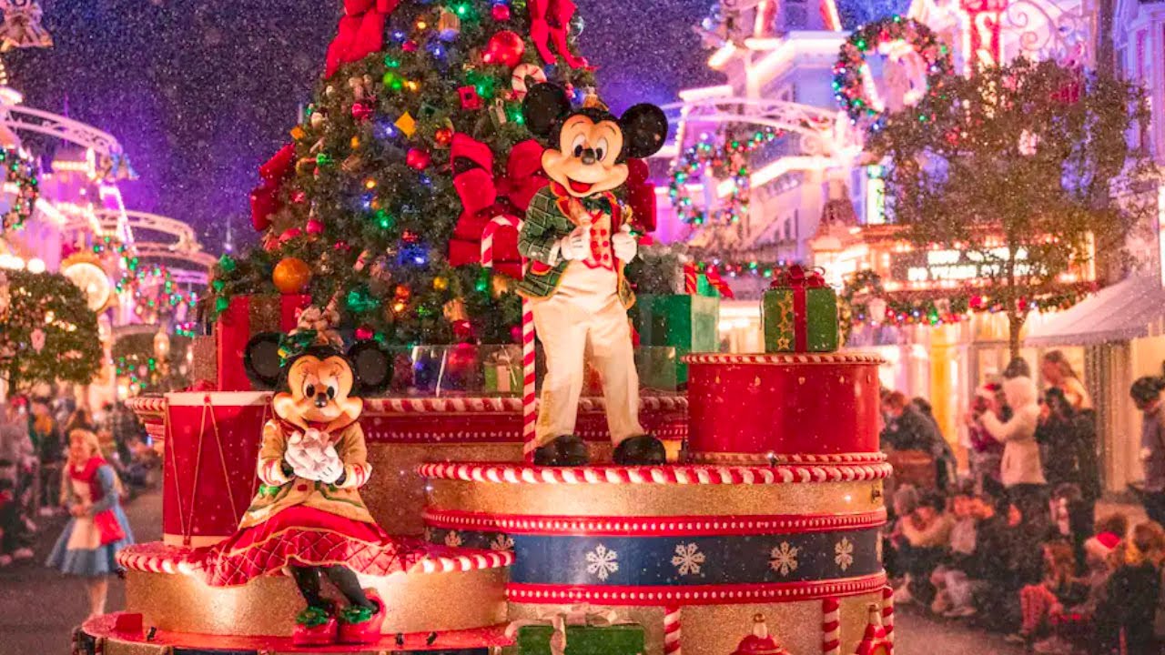 Mickeys Very Merry Christmas Parade 2022