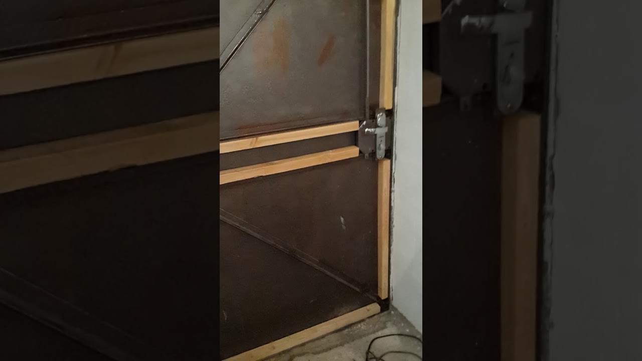Обшивка двери маз 5551