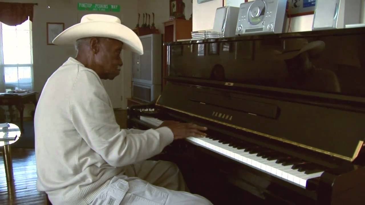Guarda Pinetop Perkins Blues Piano Legend plays "44 blues" su YouTube Guarda Pinetop Perkins Blues Piano Legend plays "44 blues" su YouTube