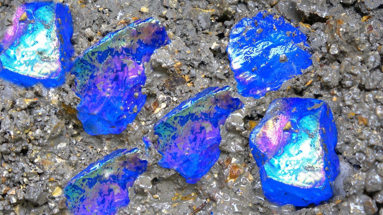 💎 Gem: The boy discovered several precious crystal stones on a piece of land in the mine