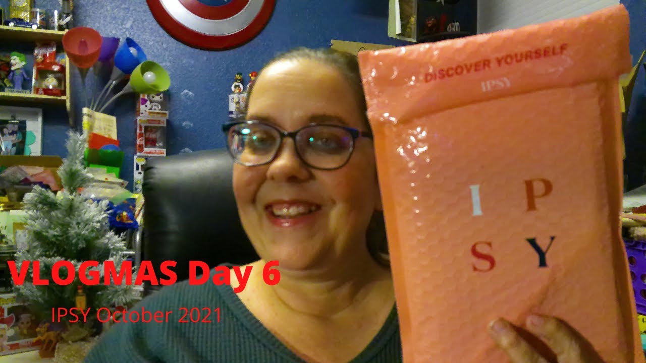 Vlogmas Day 6 || Ipsy October 2021
