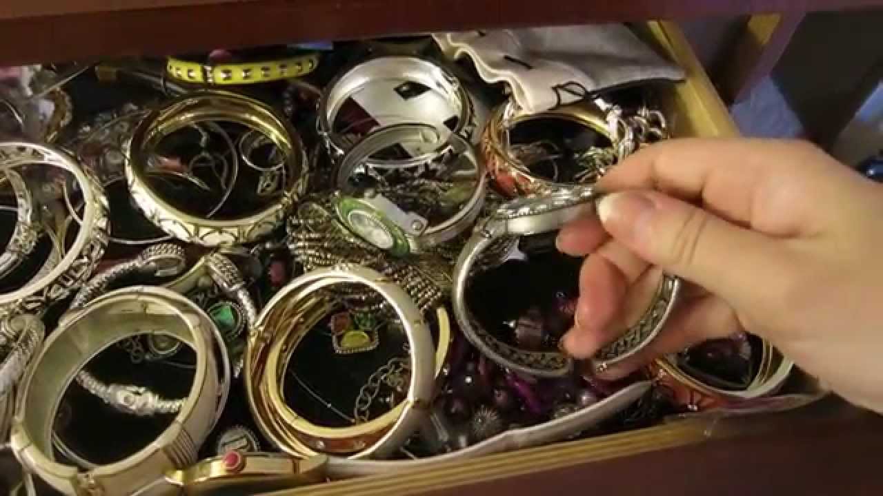 (old camera) bracelet drawer