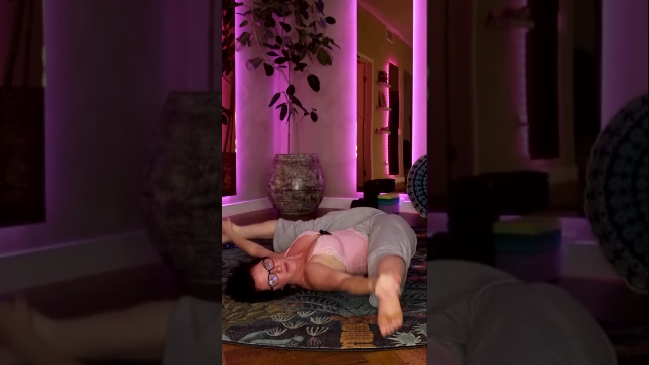 Count w me ;) #gostretchyourself #yoga #helpmemakethismakesense #stretching