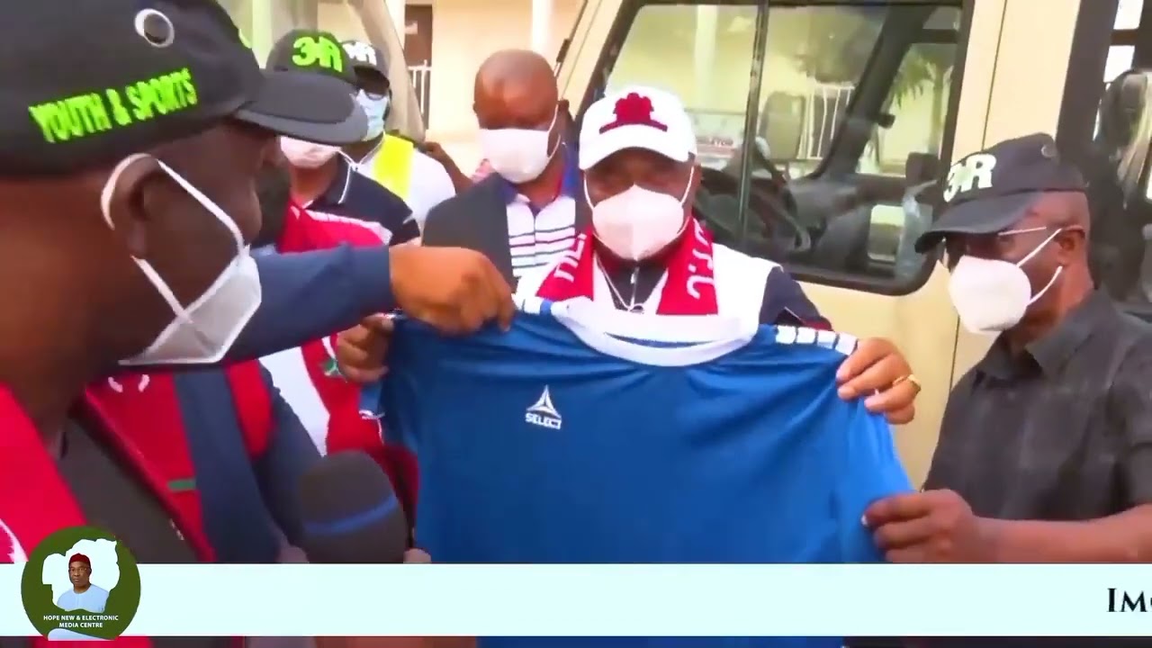 Hope Uzodimma Hands Over Two Coaster Buses to Heartland Football Club, Supporters Club. (25/01/2021)