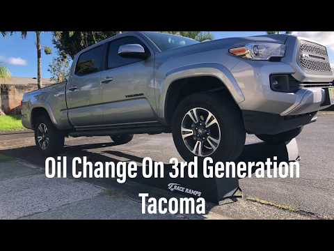 Wideo: Ile oleju zużywa Tacoma 2017?