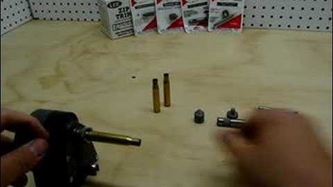 Lee Zip Trim and Case Prep. Demonstration