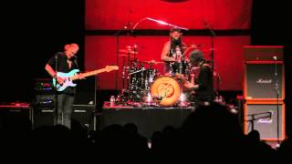 The Winery Dogs - Reach Out ( I'll Be There ) - Bergen Pac Center, Englewood, N.J. 4/30/14 chords