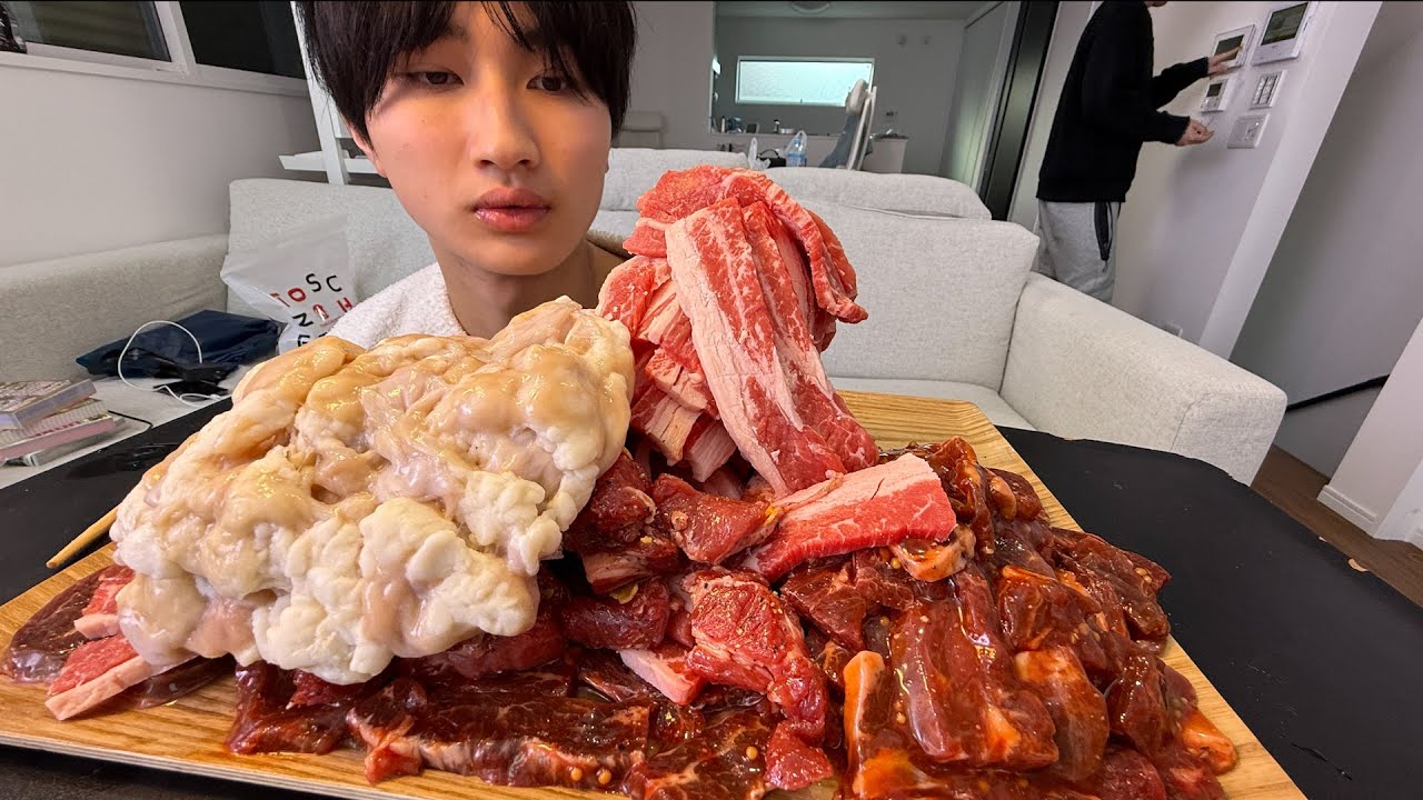 弟間違えて100枚の焼き肉買ってきてんけど。。【大食い】