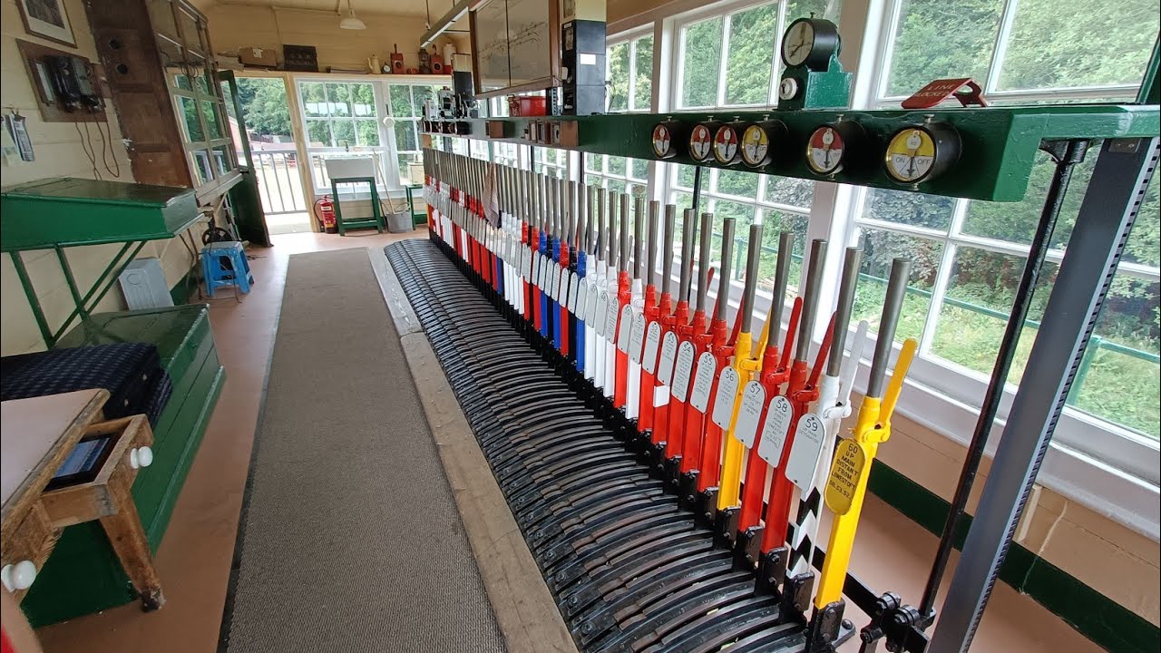 Walk around the Reeding Signalbox at Holt station (5/7/25)