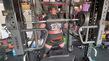 605lbs x 1 Marrs Bar Box Squat