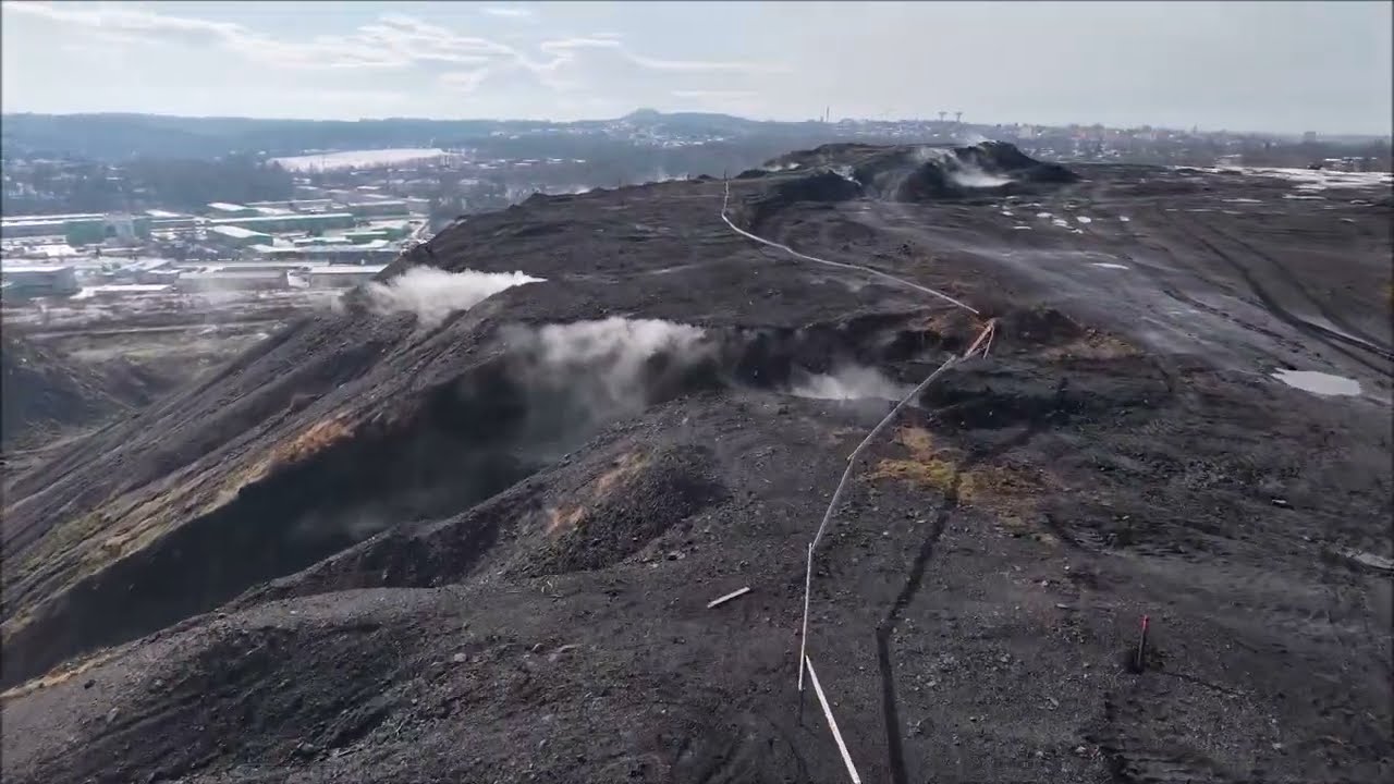 Ostravský spící vulkán? Podívejte se na letecké záběry Heřmanické haldy