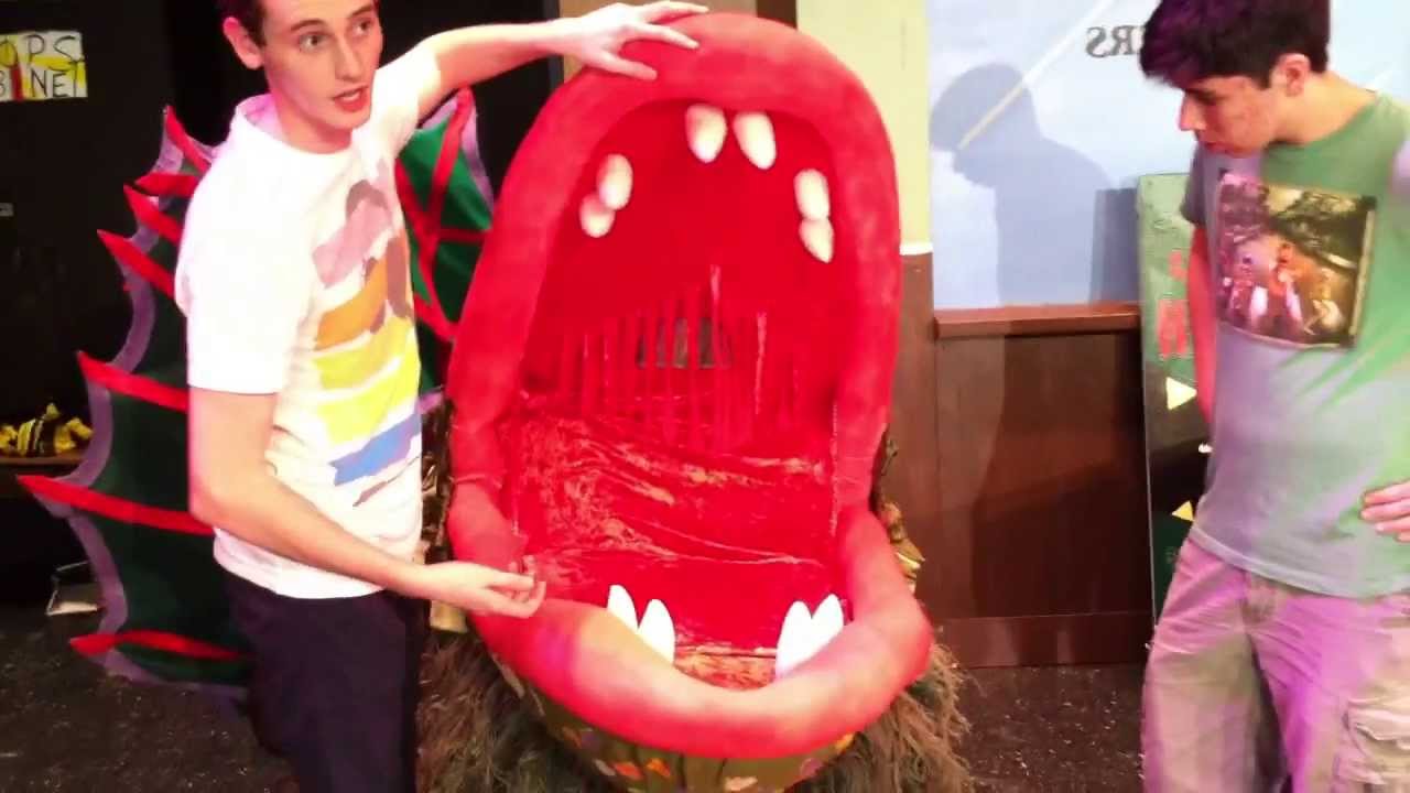 Little Shop of Horrors - Audrey 2 Phase Puppets - Clip 6