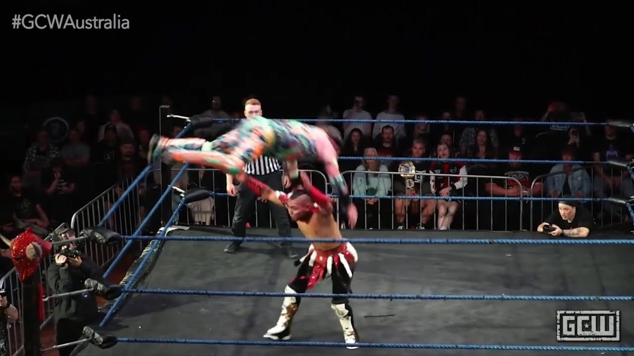 Gringo loco hits a double spring Canadian destroyer on Vikingo