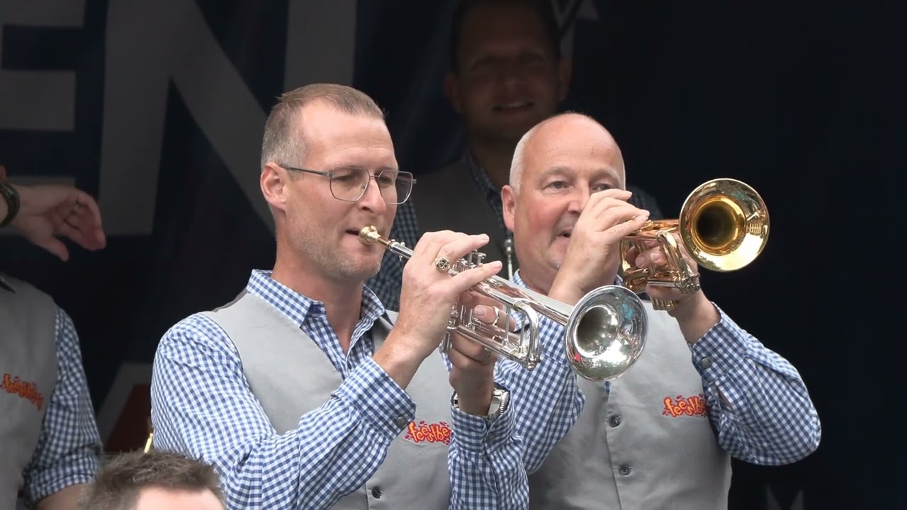 De Feestbende   Cromvoirt  Dweilorkestendag Groenlo Markt 29  mei 2025 Gld NL
