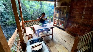 Download Lagu Alleen koken: ​​Tafel, stoelen en kruidenrek, aflevering 15 MP3