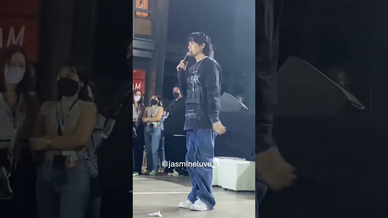 Discurso de Build durante en evento de Pastel.