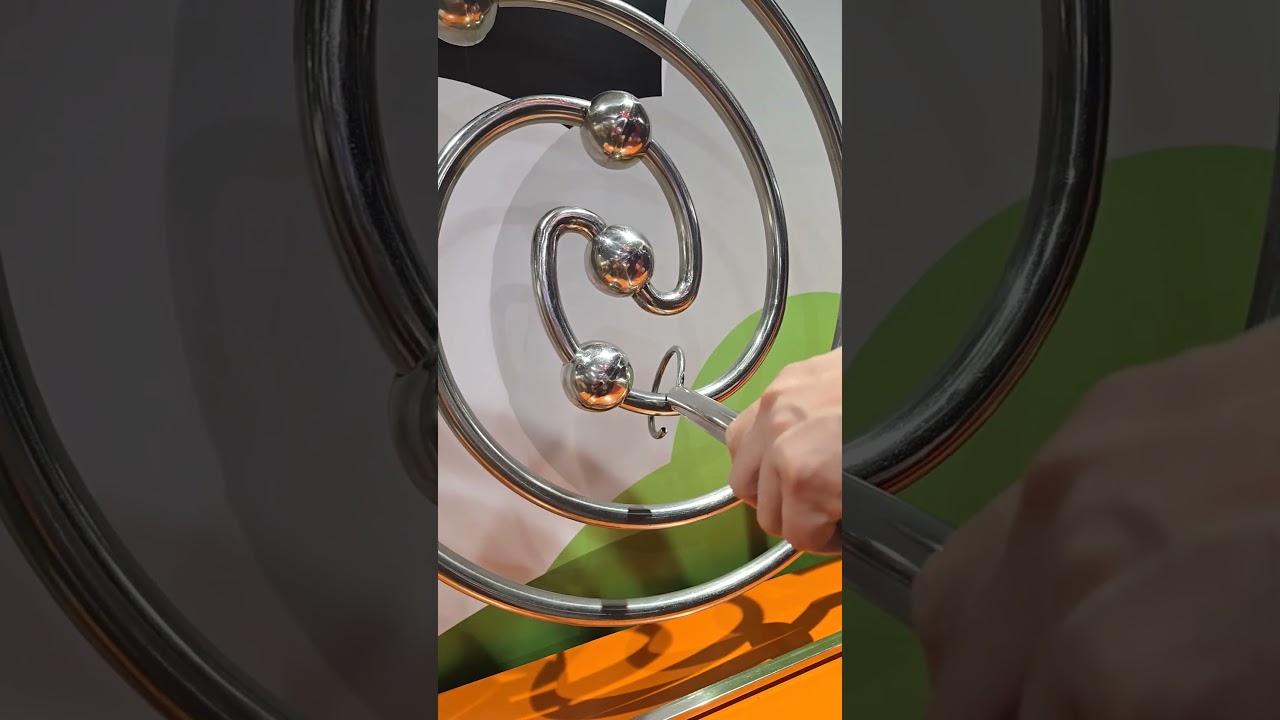 на другому поверсі