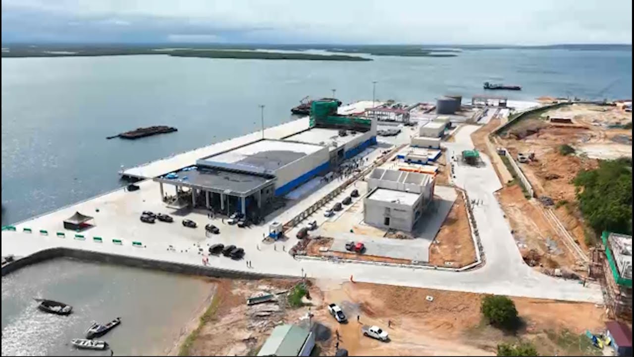 SHUHUDIA MWONEKANO WA BANDARI MPYA NA YA KISASA YA UVUVI YA KILWA HUKO MKOANI LINDI KUTOKEA JUU..!!!