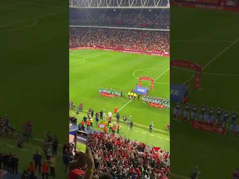 حضور جماهيري كبير بملعب إسبانيول ببرشلونة لدعم أسود الأطلس في مواجتهم أمام تشيلي 