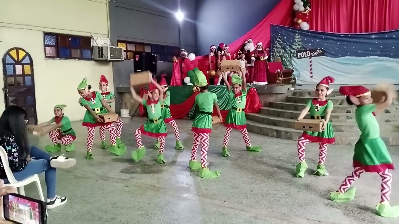 navidad 2023 🎄🎊🎉 con Victoria's Dance